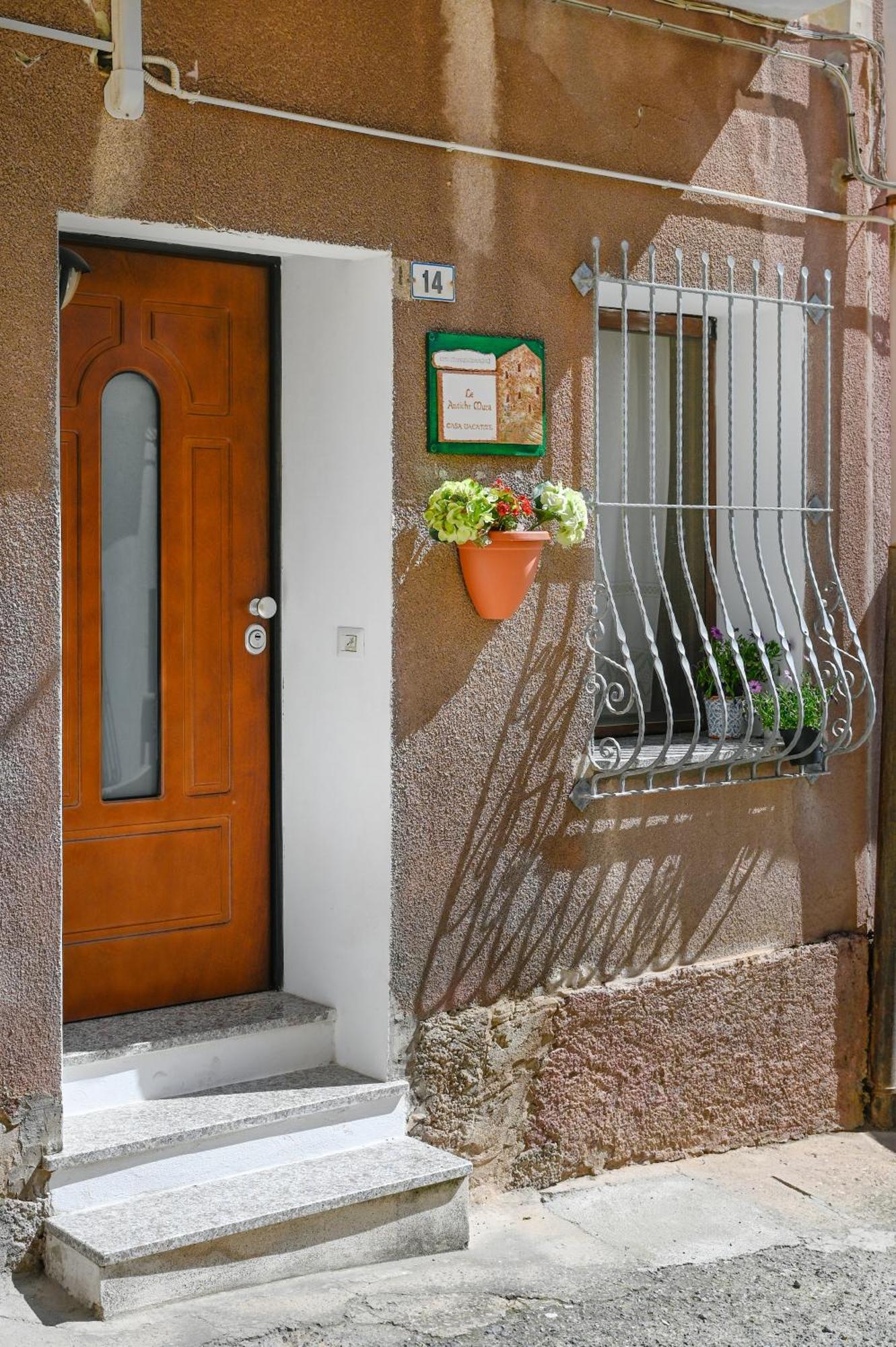Le Antiche Mura Iglesias Exterior foto